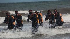 ����Խ�ϡ������š���6��С����ը��������ĸ